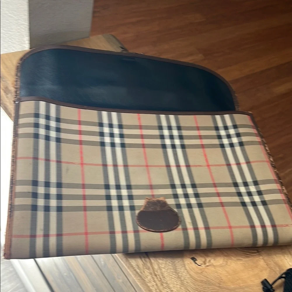 Authentic Burberry Vintage Nova Document Unisex Case